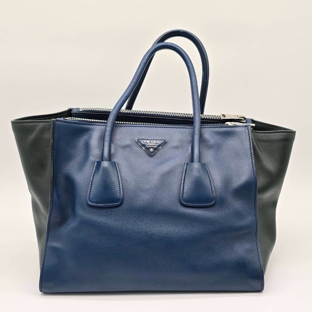 ❤️‼️SOLD‼️Authentic Prada City calf Bi- color Twin pocket tote